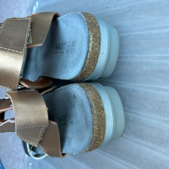 Naot sandals. All leather, back adjustable strapped sandals in silver and gold. - Picture 5 of 7